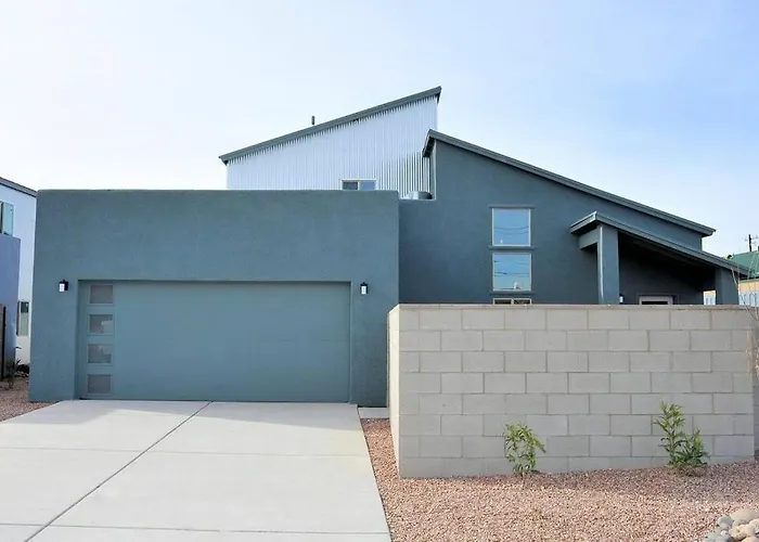 Mid Century Modern Game Holiday home Tucson
